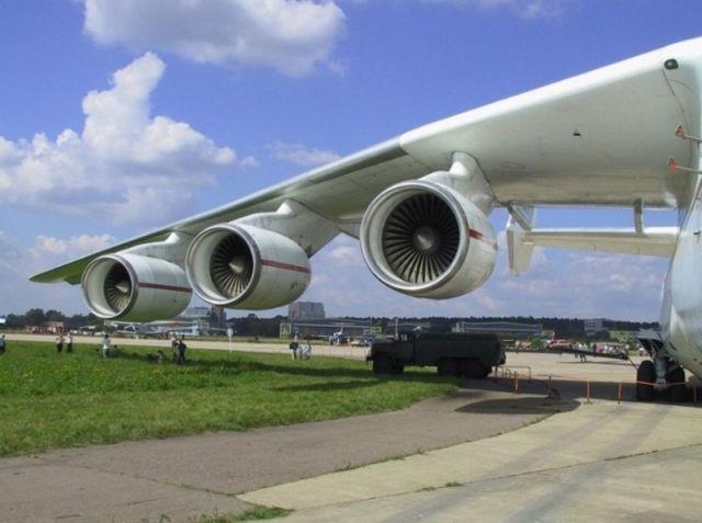 an-225-wing_engine.jpg