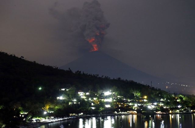 indonesia_volcano_2017.jpg